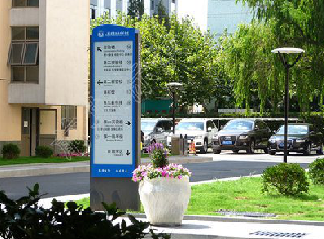 镇雄哪些因素影响宣传栏的制作？